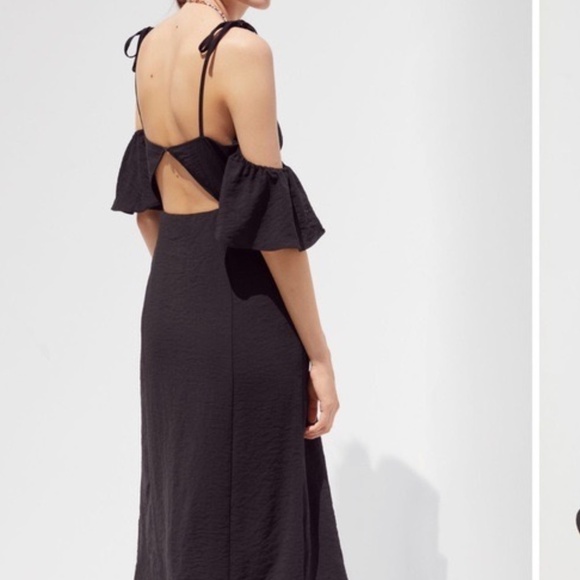 UO black cold off the shoulder midi dress - Picture 2 of 14